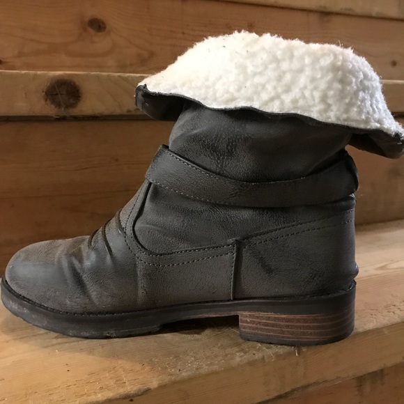 Grey boot - Picture 4 of 4